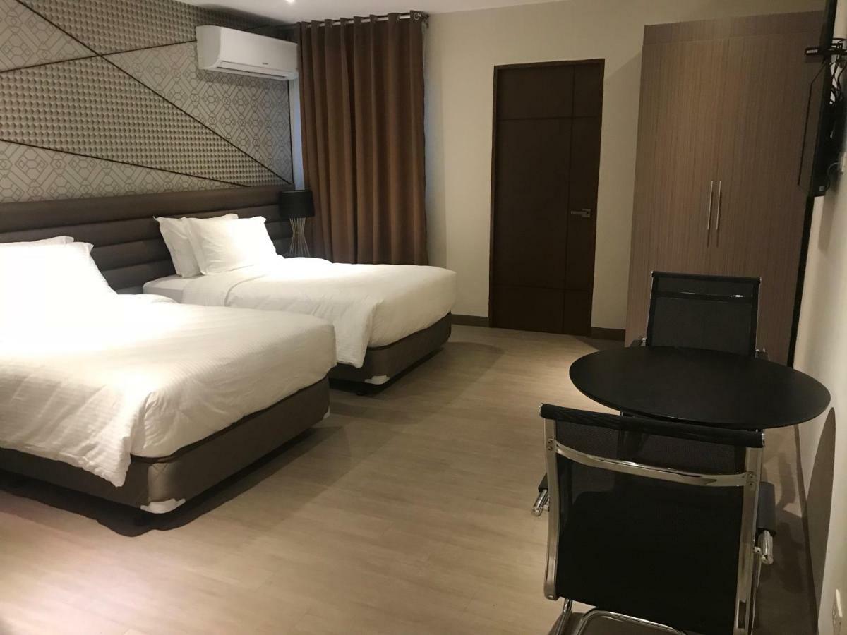 Maxx Hotel Ortigas Pasig City Dış mekan fotoğraf